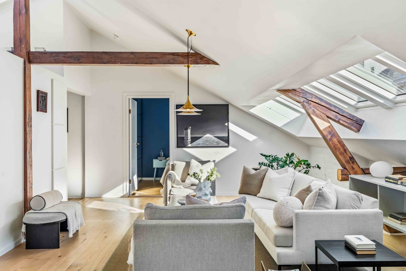 Meget innbydende og romslig stue. Galleribilde