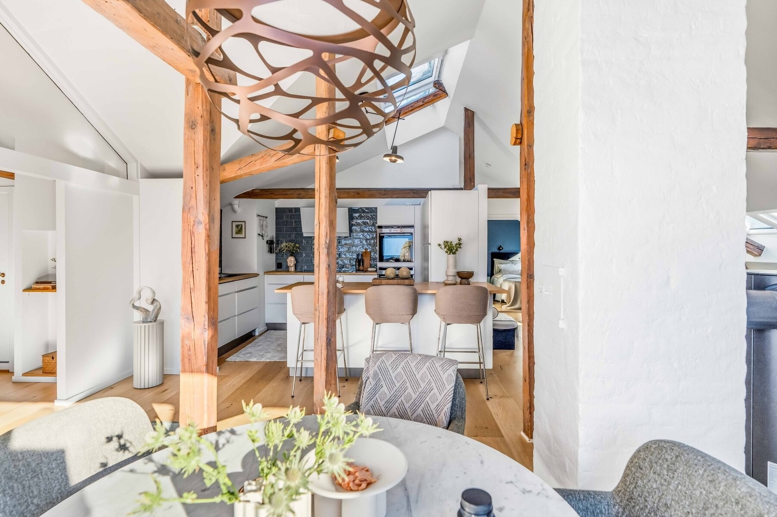 Flere takvinduer sikrer gode lysforhold gjennom dagen. Galleribilde