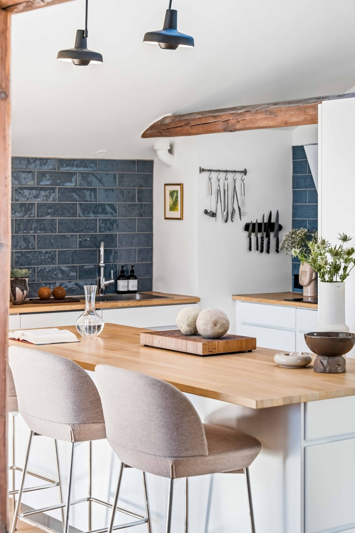 Det gir en funksjonell utforming med god arbeidsflate. Galleribilde