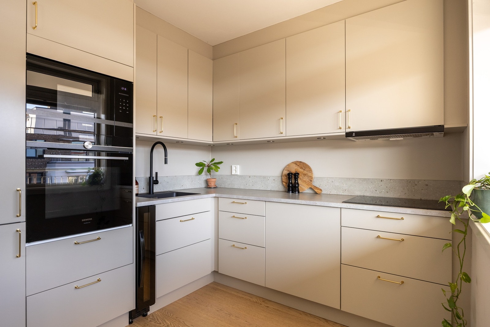 Moderne Norema kjøkken fra 2020 med pene detaljer. Galleribilde