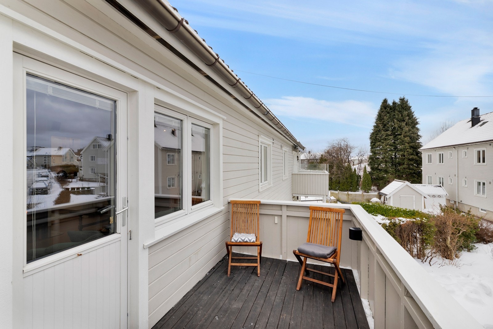 Vinduer og verandadør ble skiftet i 2002 Galleribilde