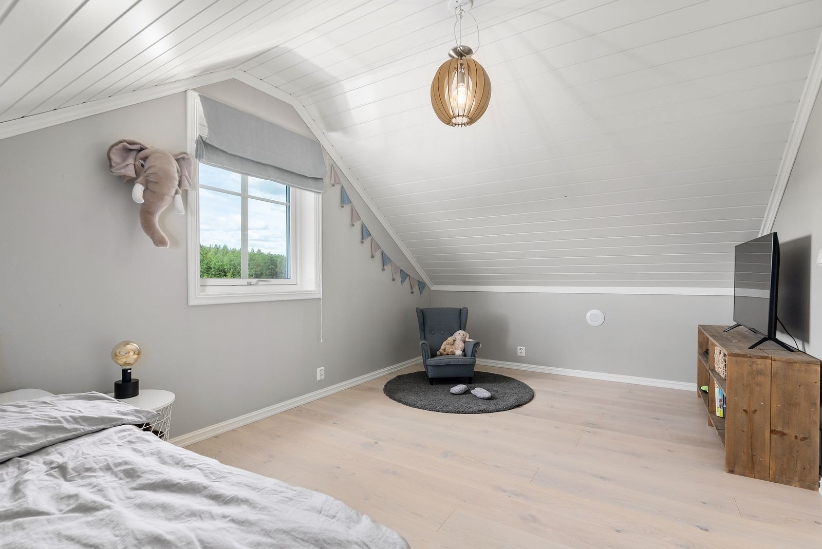 Her får de unge sitt helt eget område med gode romløsninger, privatliv og mulighet til å skape et miljø som passer deres behov - enten det er til lek, skolearbeid, gaming eller avslapning. Galleribilde