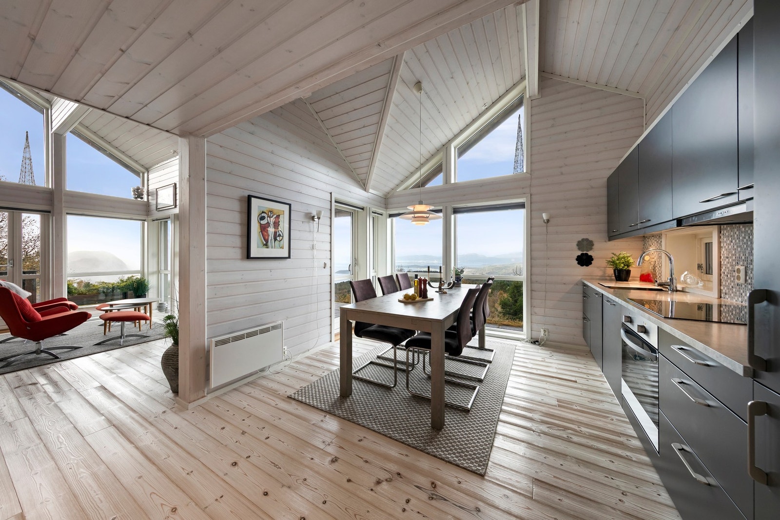 Spiseplass/kjøkken. Galleribilde