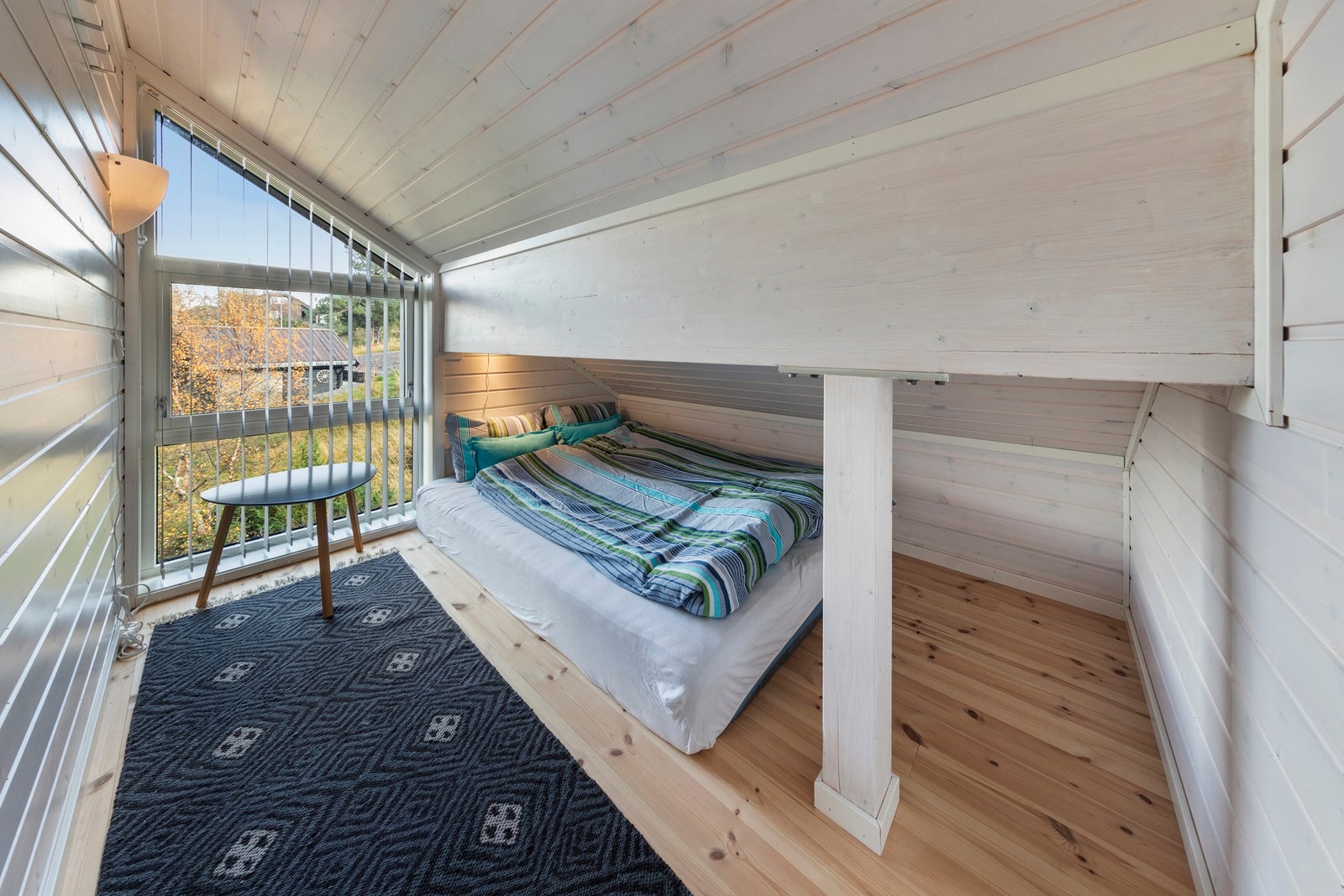 Innredet hems. Galleribilde