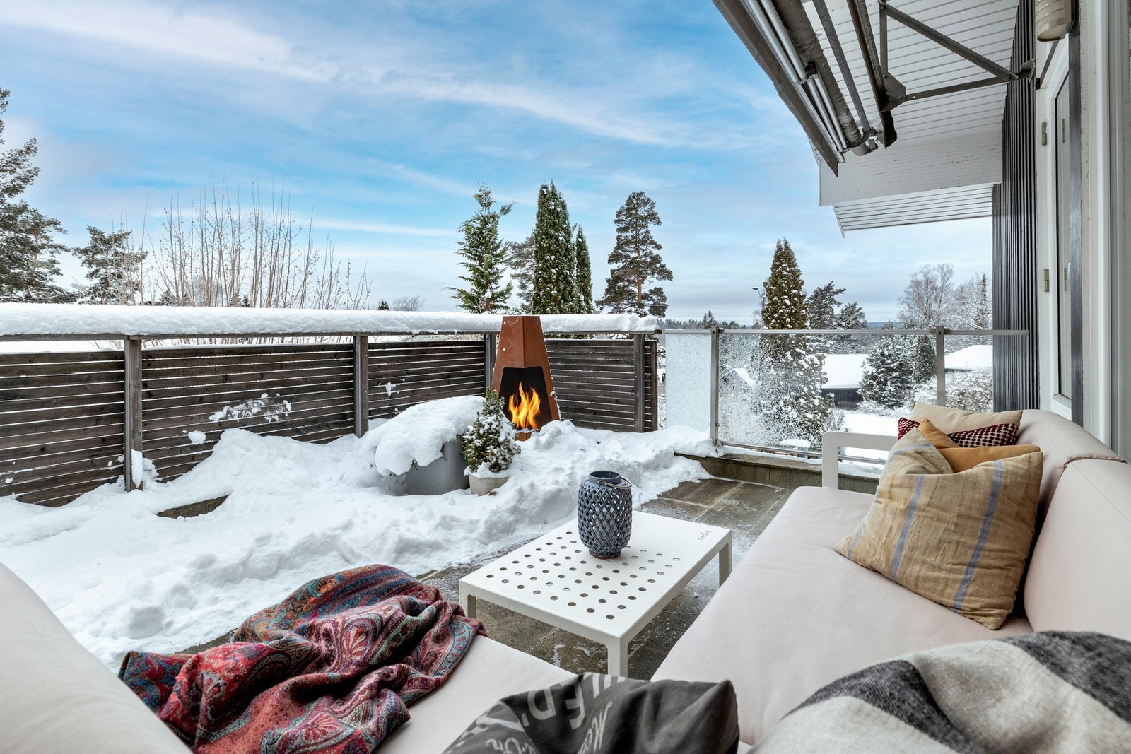 Her er det montert markise, perfekt for dager med sterk sol. Galleribilde