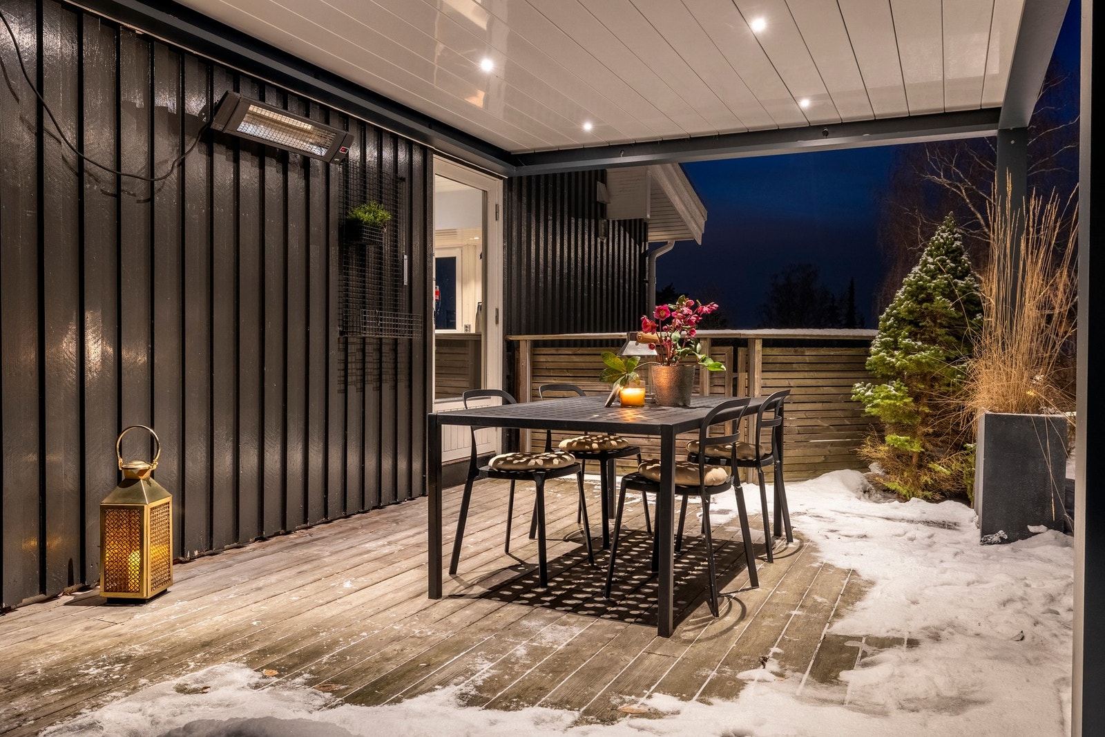 Her er det også montert terrassevarmer som forlenger utesesongen. Galleribilde