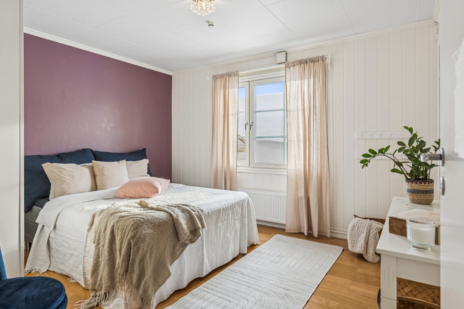 1.Etasje byr på 2 romslige soverom. Galleribilde