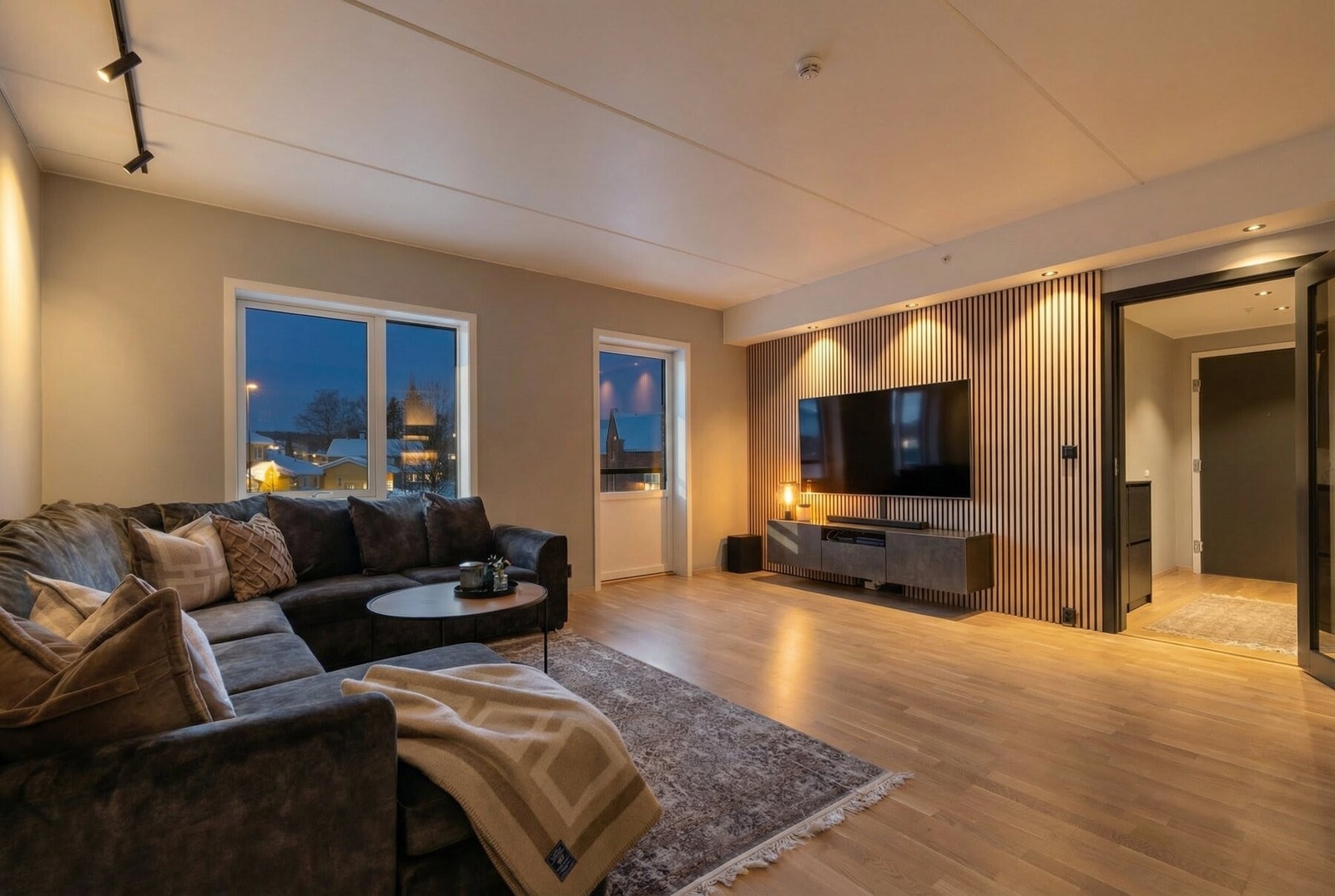 Leiligheten ligger i et moderne bygg fra 2023 - garanti til 2028. Galleribilde