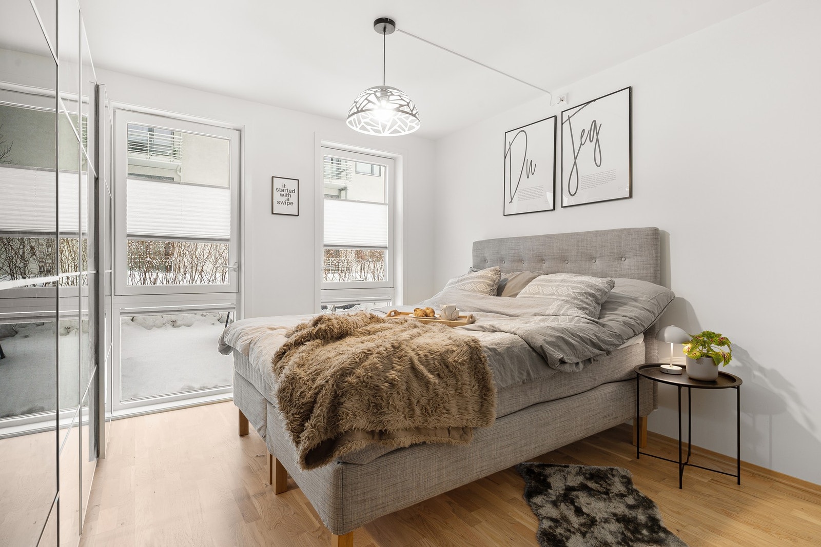 Boligen er utstyrt med balansert ventilasjon og fjernvarme. Galleribilde