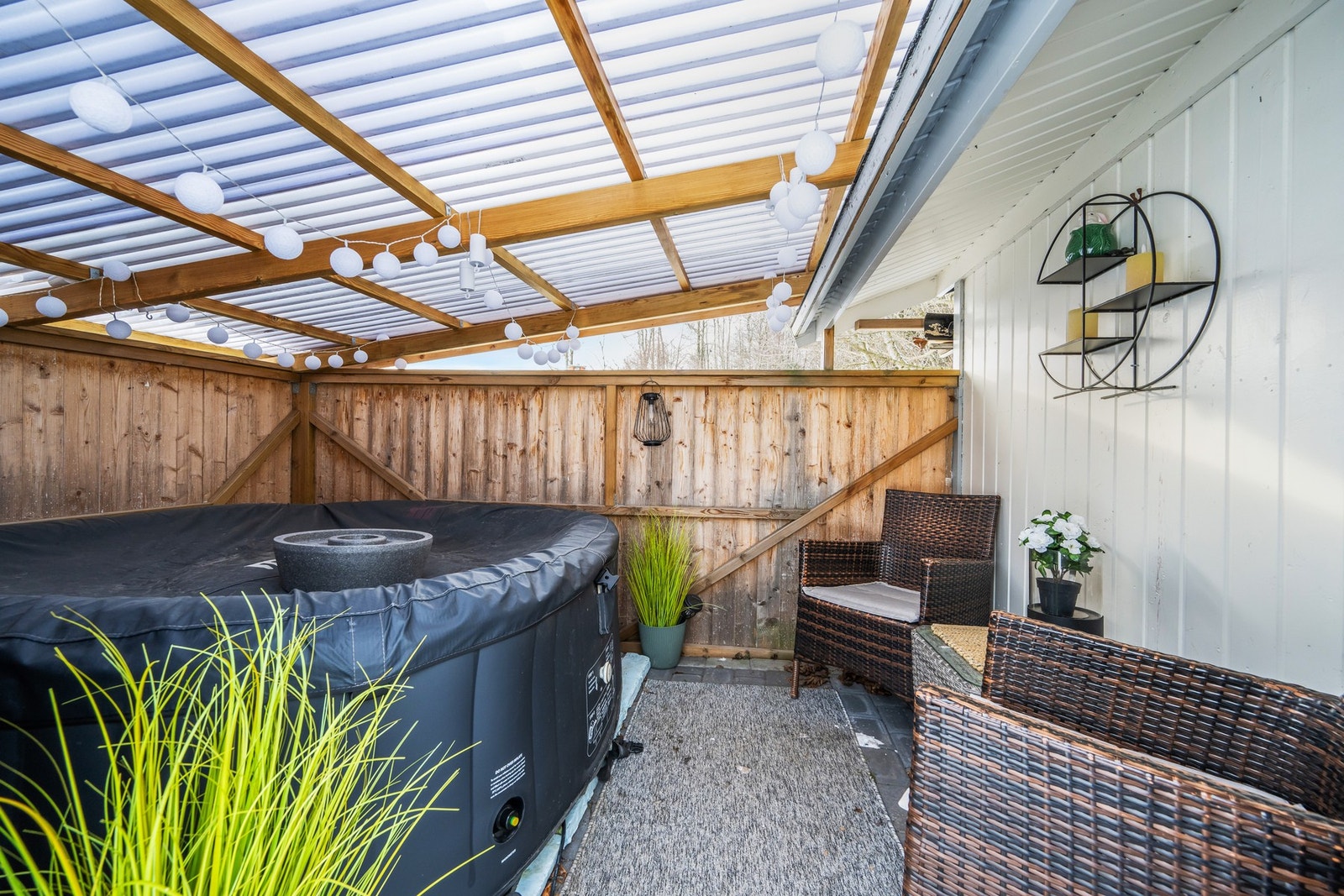 Terrassen er overbygget - boblekaret medfølger ikke Galleribilde