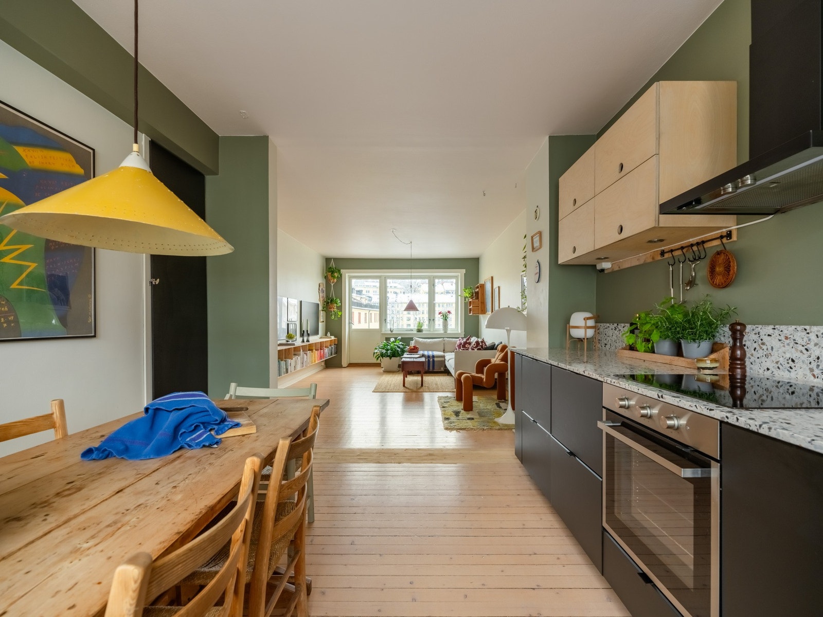 Velkommen til Fredrikke Qvams gate 19 og denne meget lekre 3-roms toppleiligheten!
Foto: Alexander Granlie | @boliggram Galleribilde