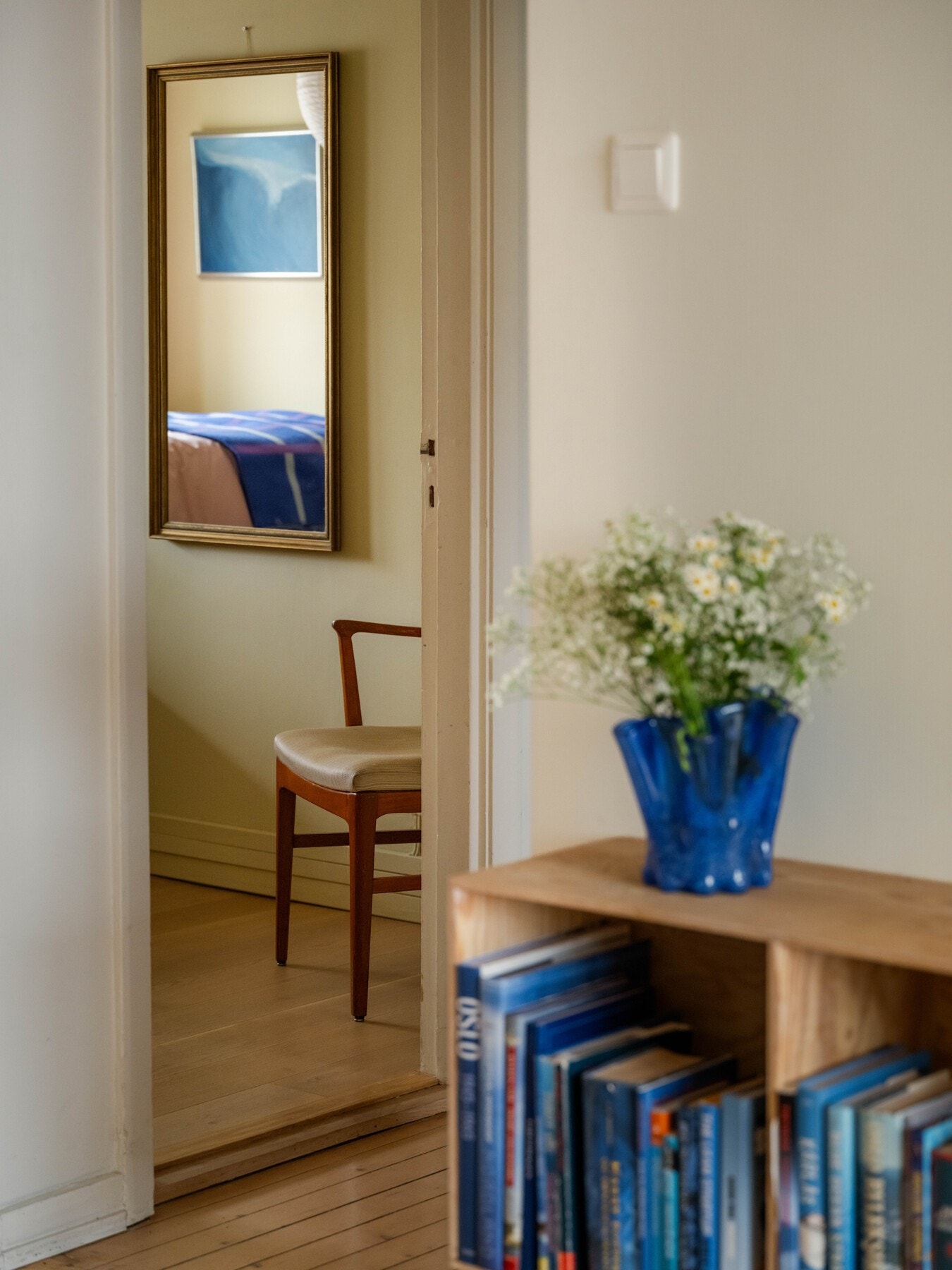 Vi går videre til det første av totalt to soverom. Galleribilde