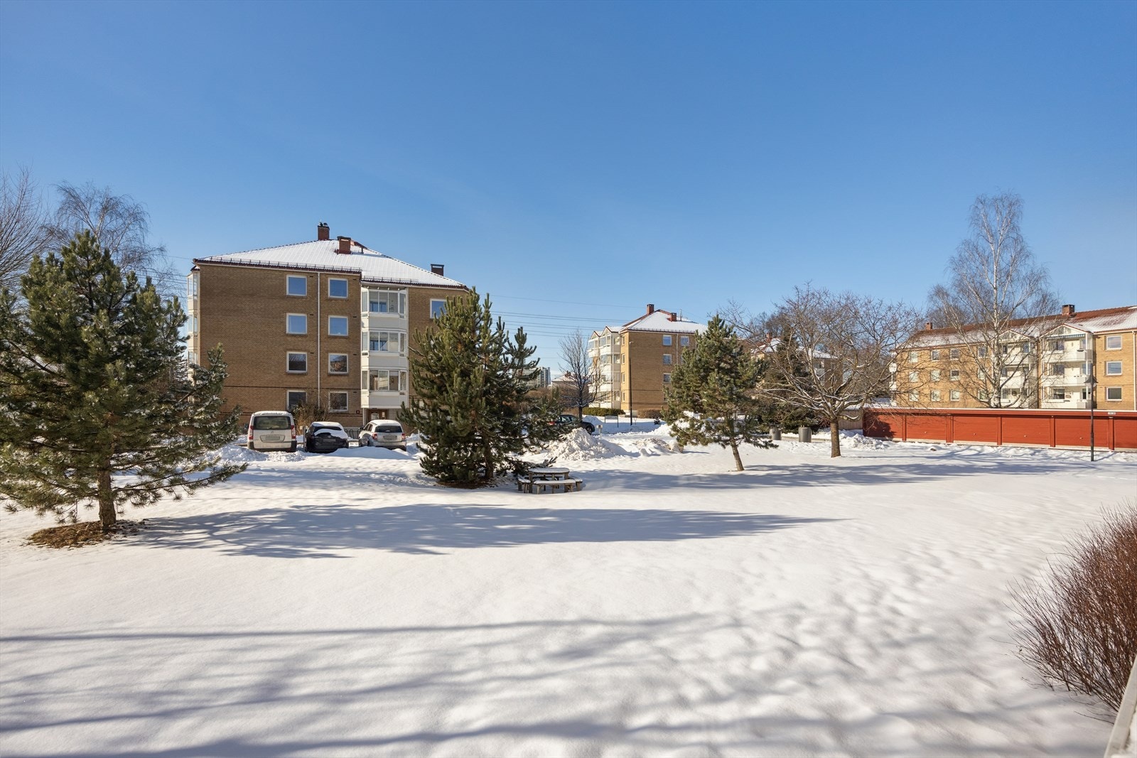 Utsikten vender inn mot det velstelte gårdsrommet, som gir en både skjermet og trivelig atmosfære. Galleribilde