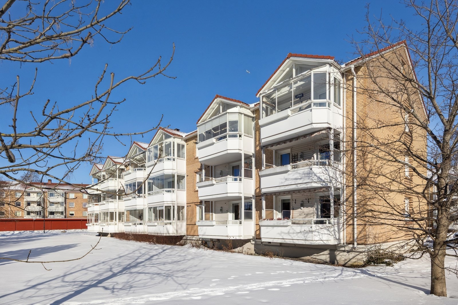 Leiligheten har en gjennomgående planløsning som gir en god romfølelse og en effektiv utnyttelse av arealet. Galleribilde