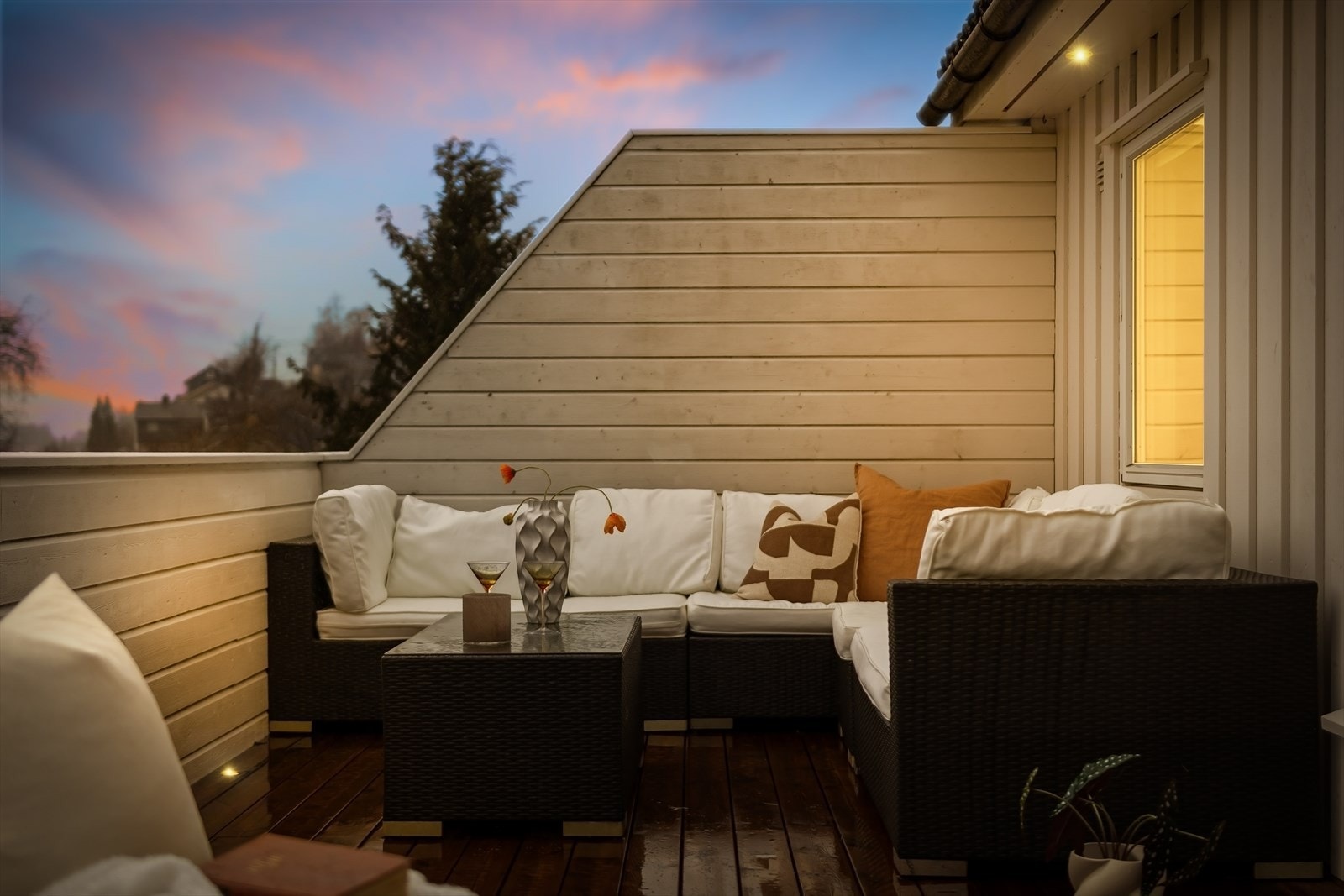 Her kan du innrede med sittegruppe, grill og beplantning. Galleribilde