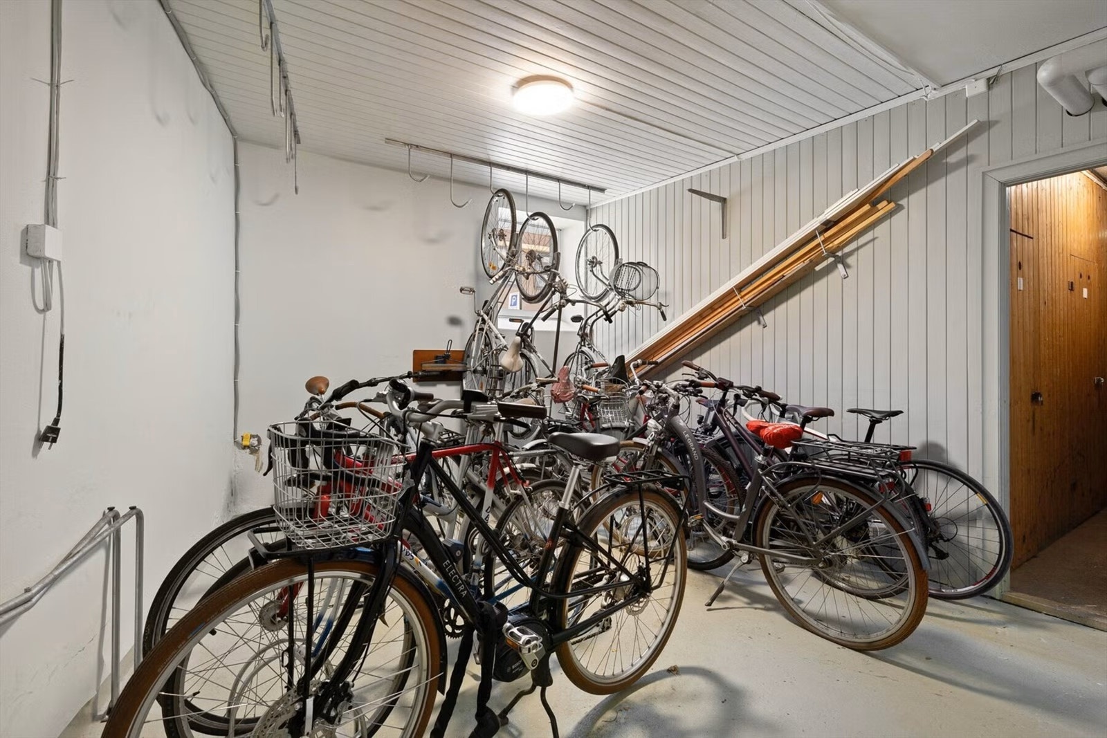 Sykkelbod i gården Galleribilde