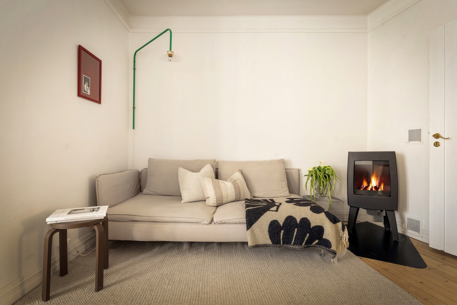 Peis (2024) fra Dovre som varmer godt på kalde dager og skaper en lun atmosfære på mørke kvelder Galleribilde