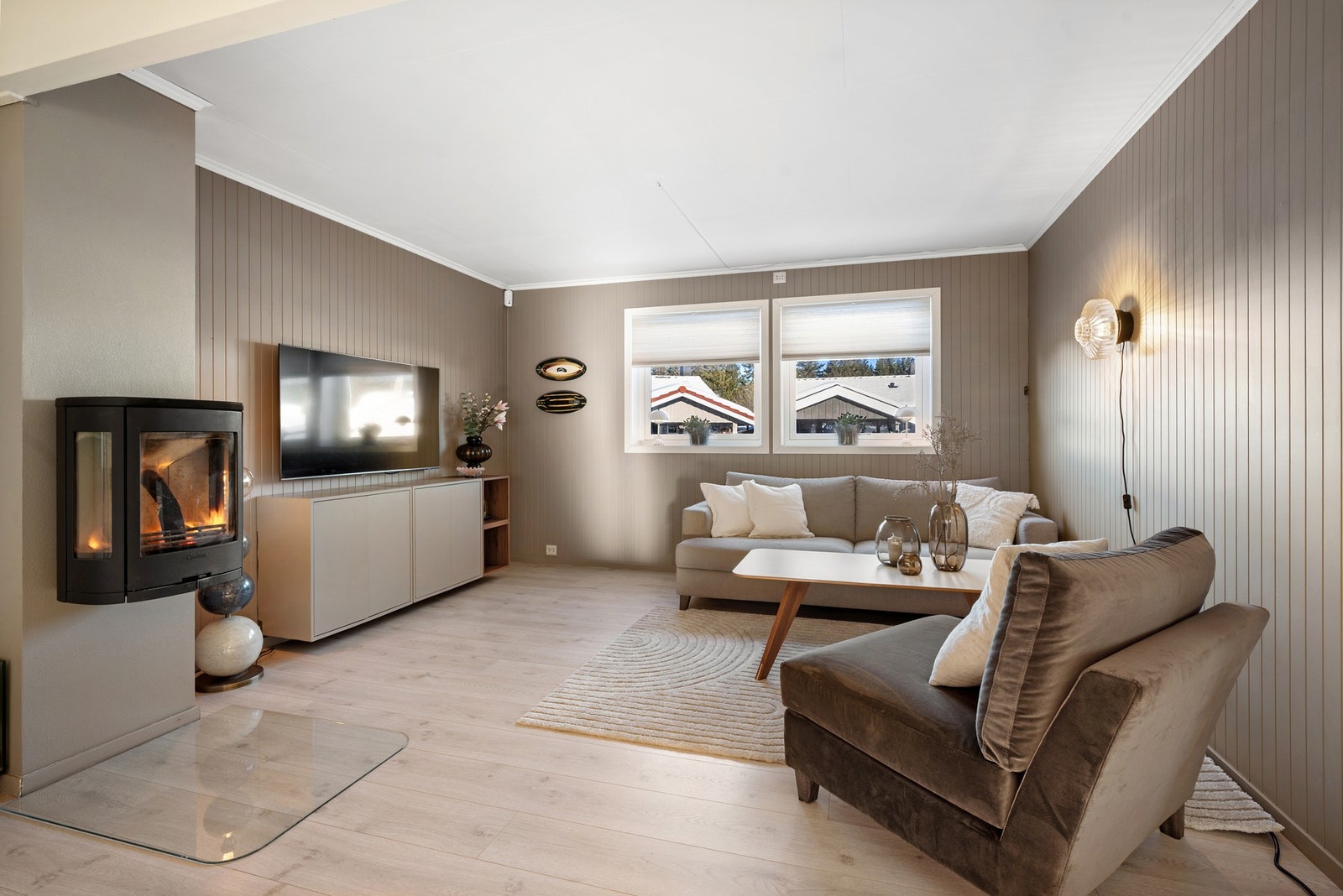 Hele boligen er malt i lune og delikate farger. Galleribilde