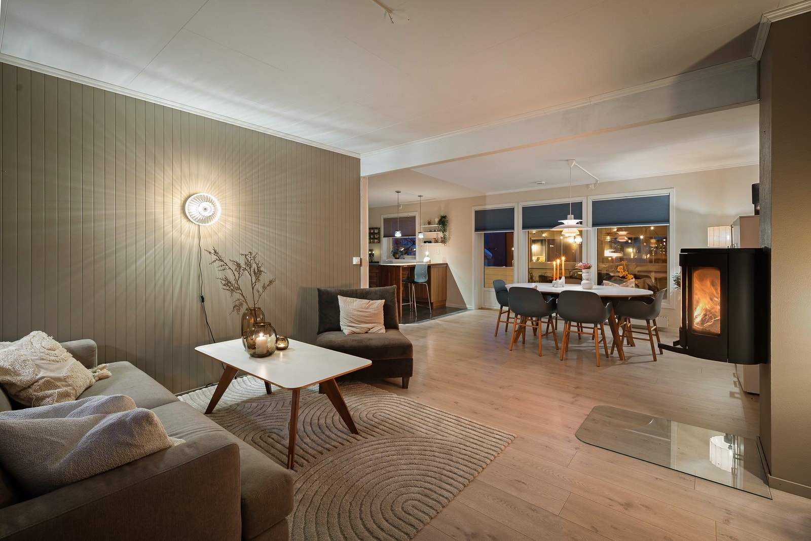 En flott og innholdsrik familiebolig med svært attraktiv beliggenhet. Galleribilde