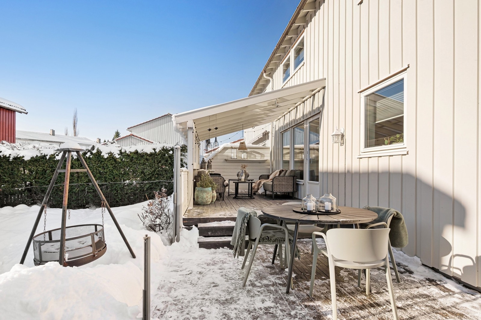 Boområdet grenser mot friområde der det er turmuligheter året rundt. Galleribilde