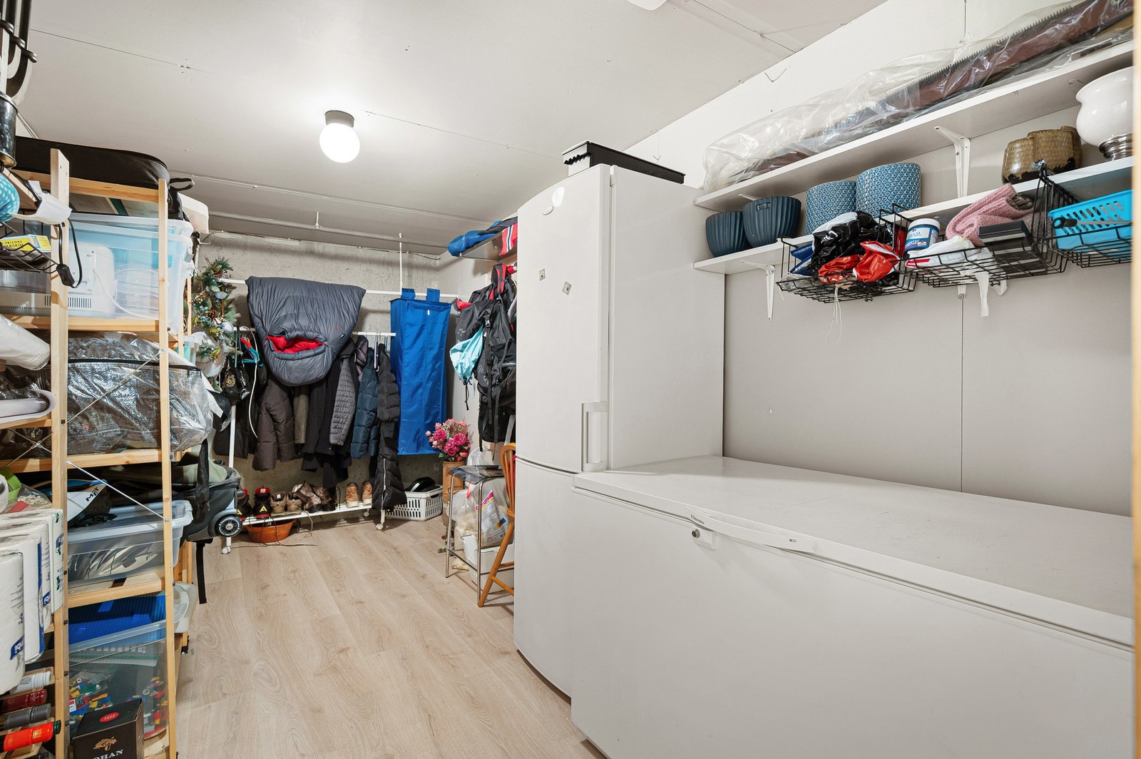 Det er godt med lagringsplass i boligen. Galleribilde