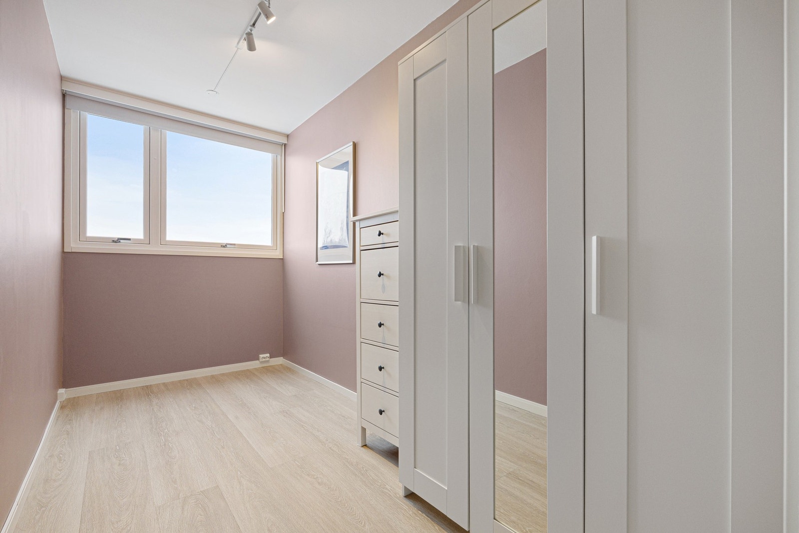 Soverom 2 på 6,5 m² perfekt som barnerom eller gjesterom. Galleribilde