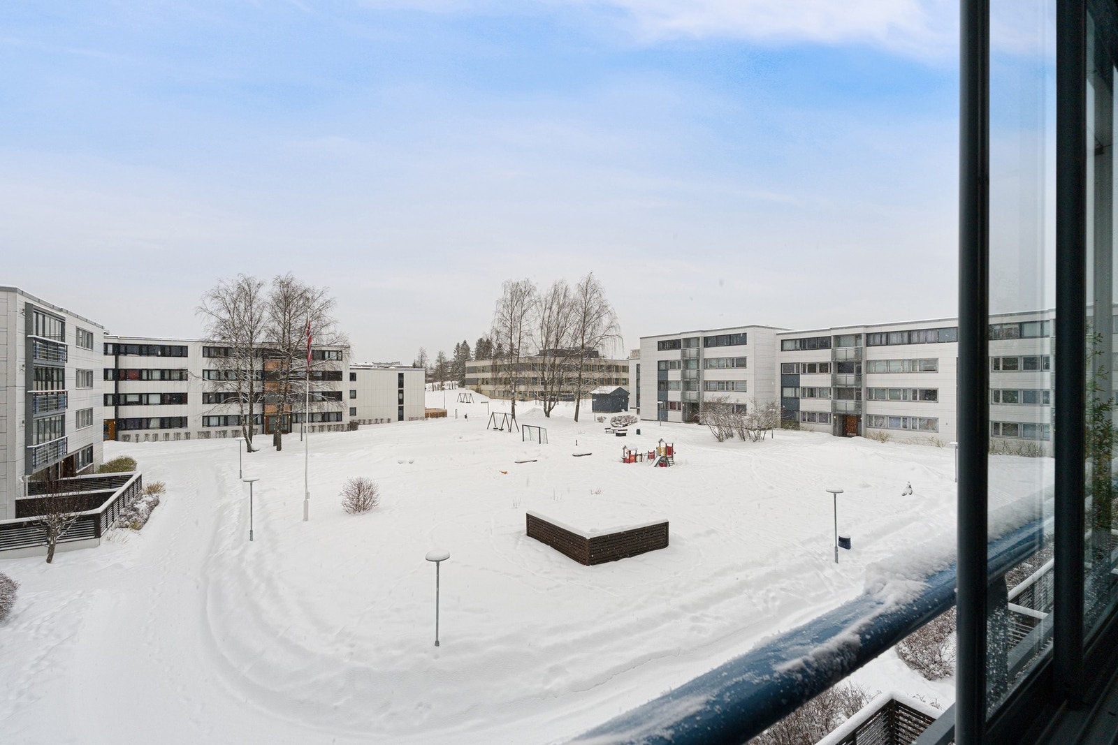 Leiligheten ligger i et barnevennlig og attraktivt boligområde på Kolstad. Galleribilde