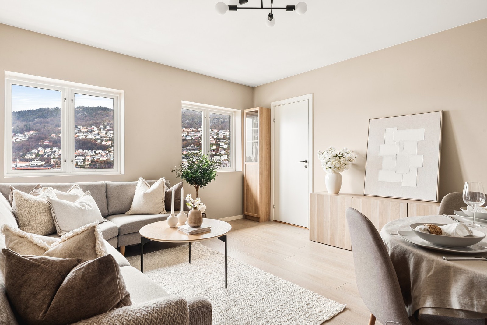 EIE eiendomsmegling ved Simon Aasen har gleden av å presentere Klaus Hanssens vei 29B! (Foto: Alexander Vie) Galleribilde