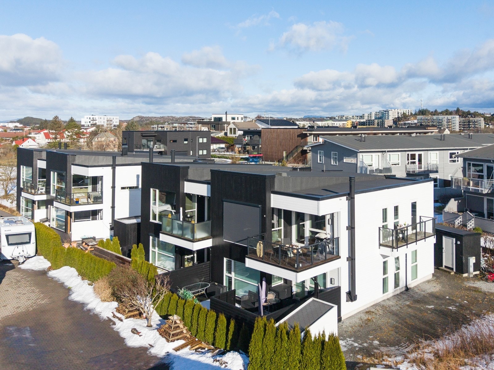 EiendomsMegler 1 v/Merete Seim har gleden av å presentere Utfallvegen 17D (Foto: Mats Lie) Galleribilde