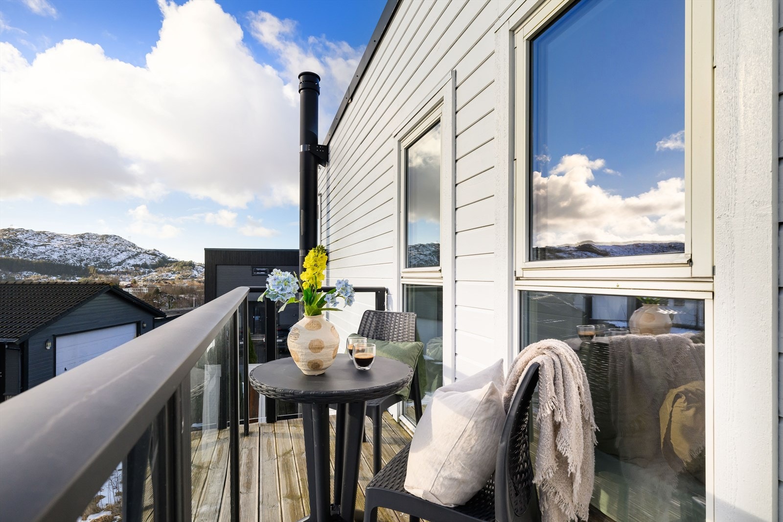 Hovedsoverommet har egen balkong - perfekt for morgenkaffen. Galleribilde