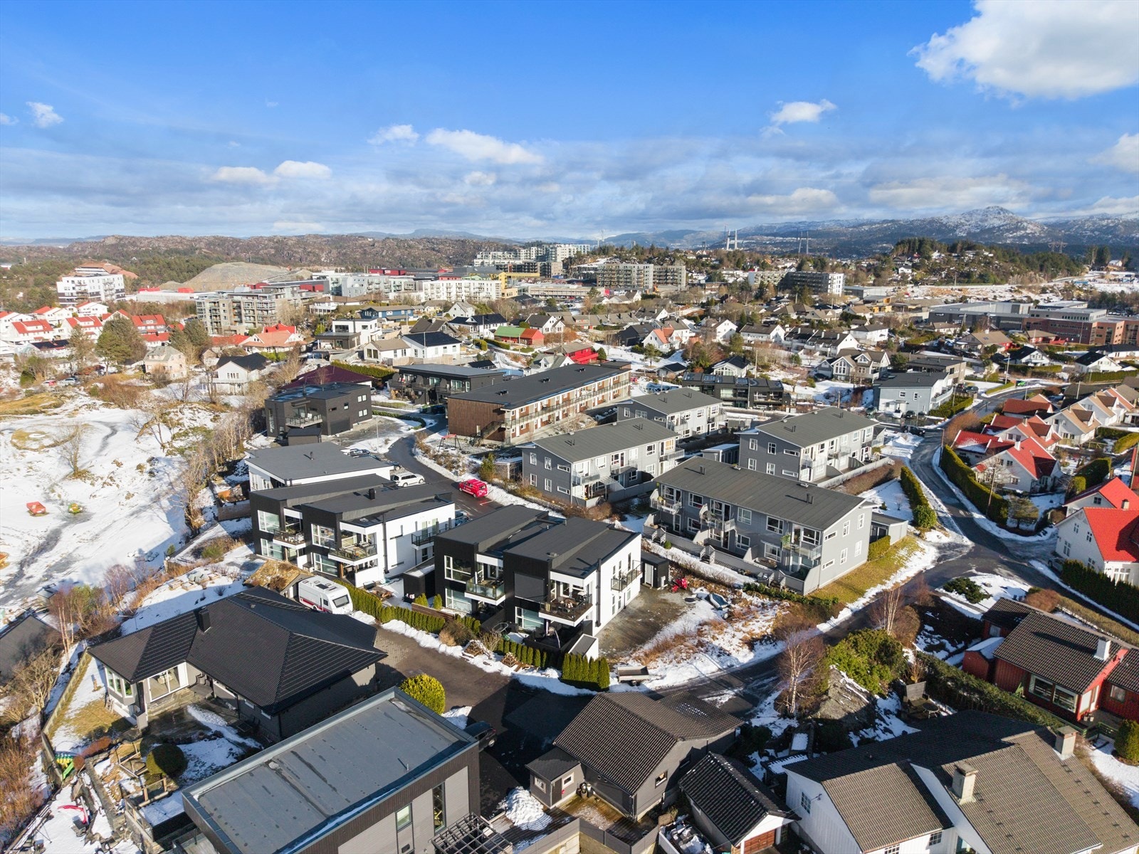 Bo godt og rolig, men likevel svært sentralt med gangavstand til "alt". Velkommen til en hyggelig visning. Galleribilde