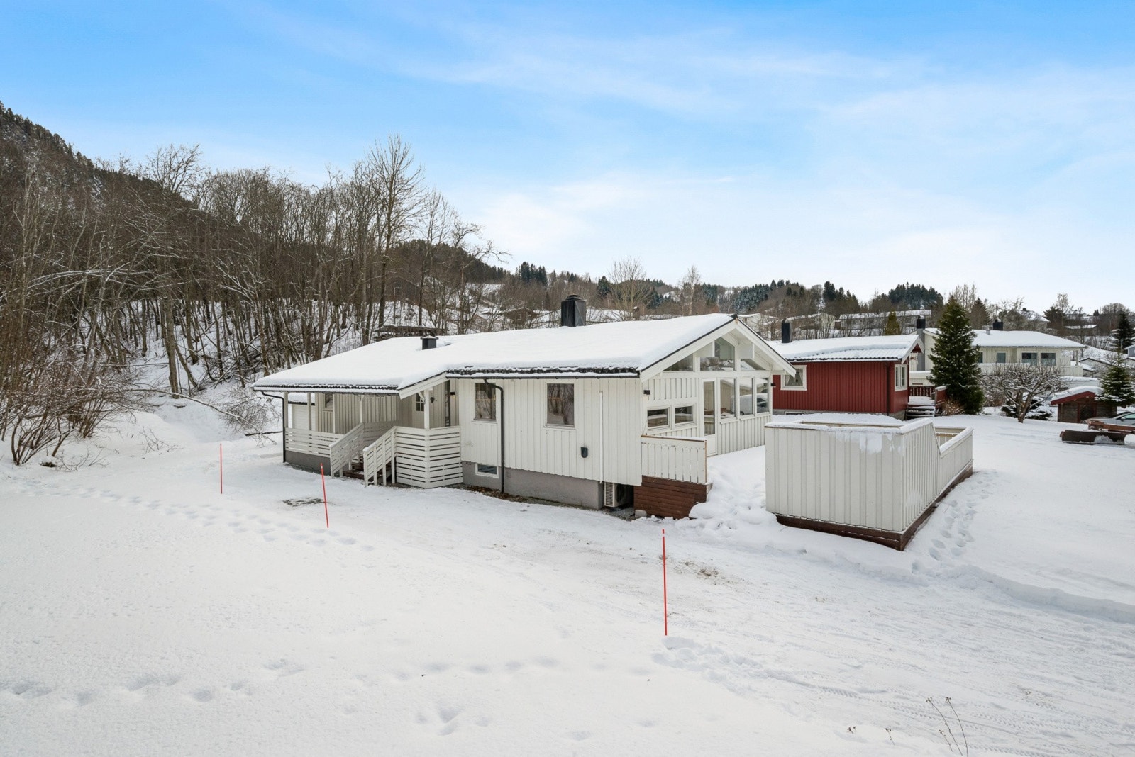 Boligen har ny taktekking med renner og nedløp i 2016. Galleribilde