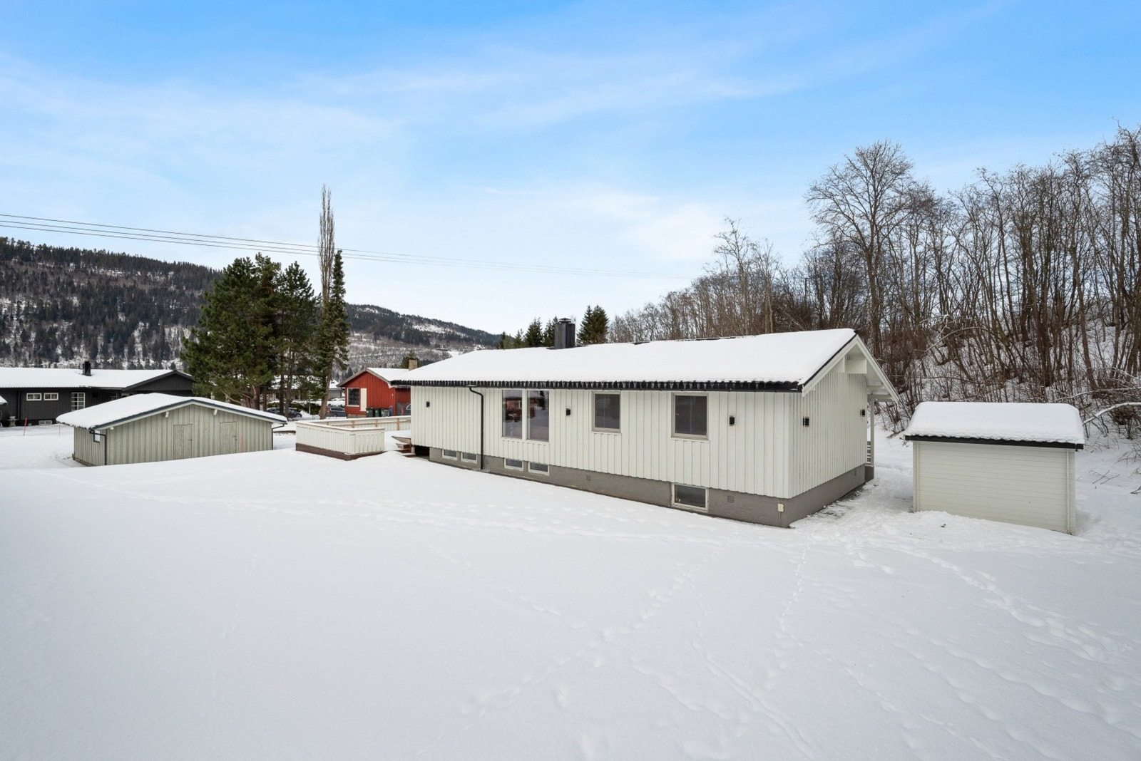 Det er kort vei til Lundamo sentrum. Galleribilde