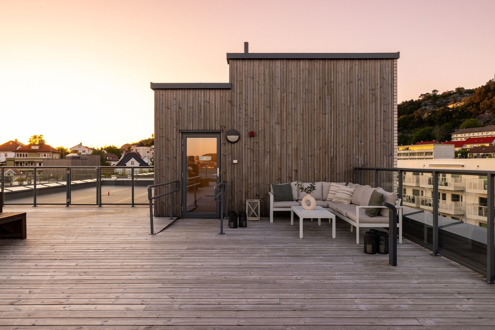 Sameiets fellesareal framstår som pent opparbeidet. Galleribilde