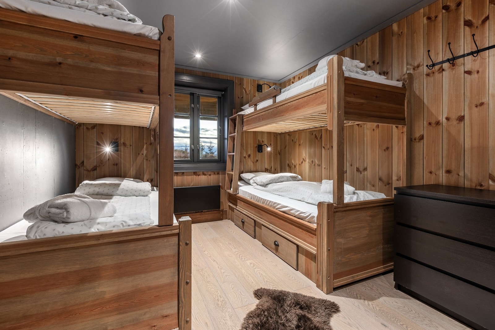 Soverom med to køyesenger. Galleribilde