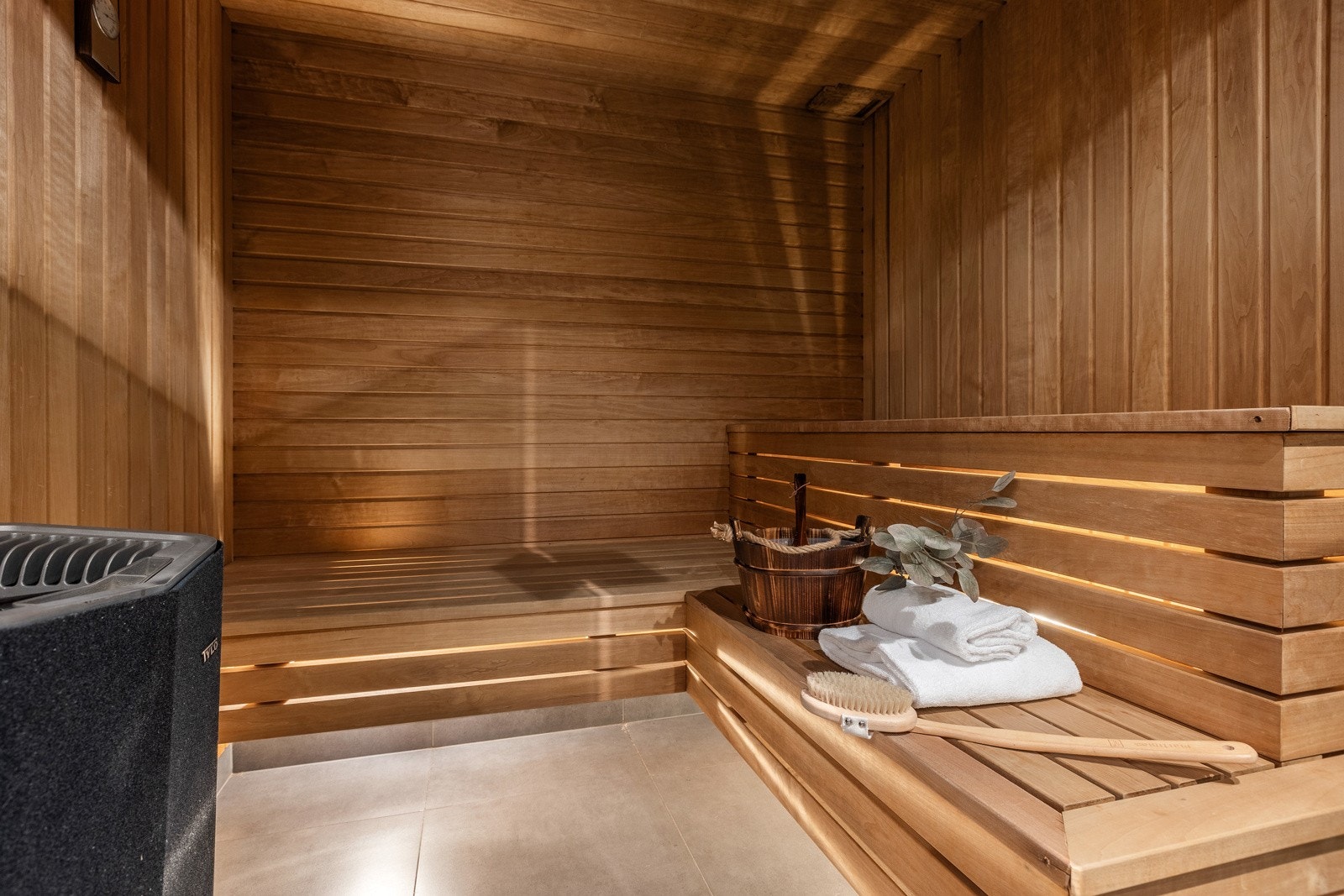 Her kan stive og kalde muskler mykes opp med denne deilige badstuen. Galleribilde