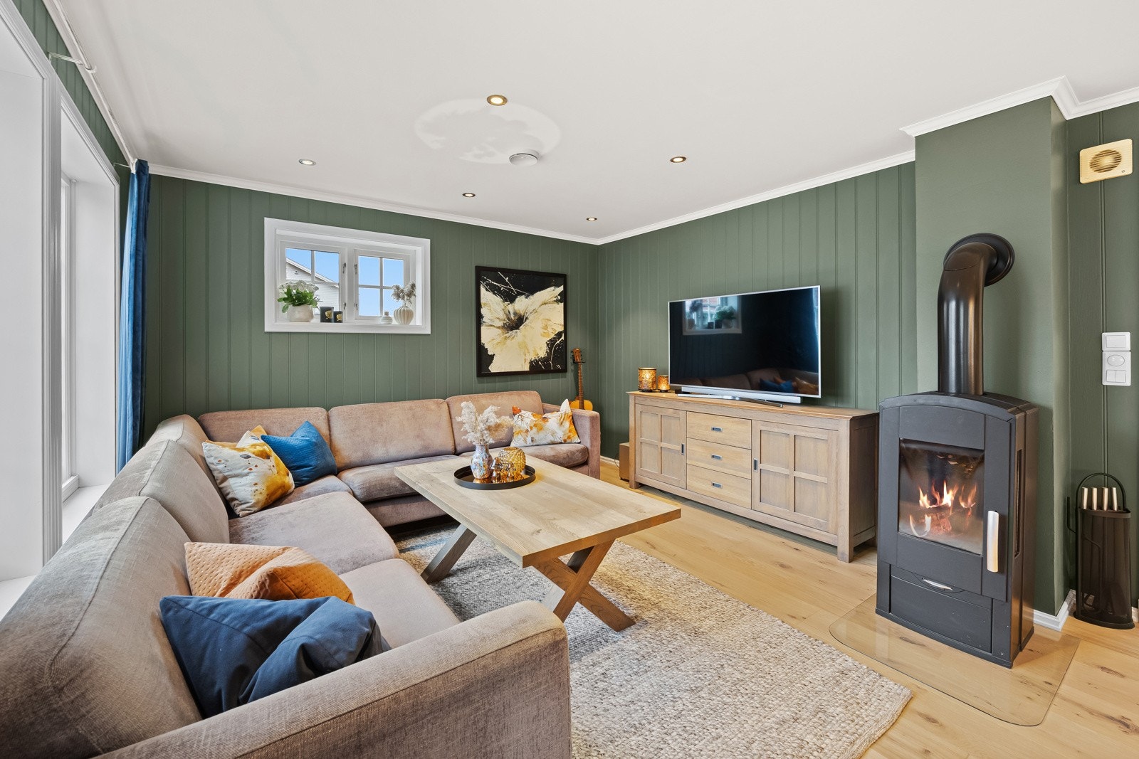 Internett og TV-signaler leveres via fiber. Galleribilde