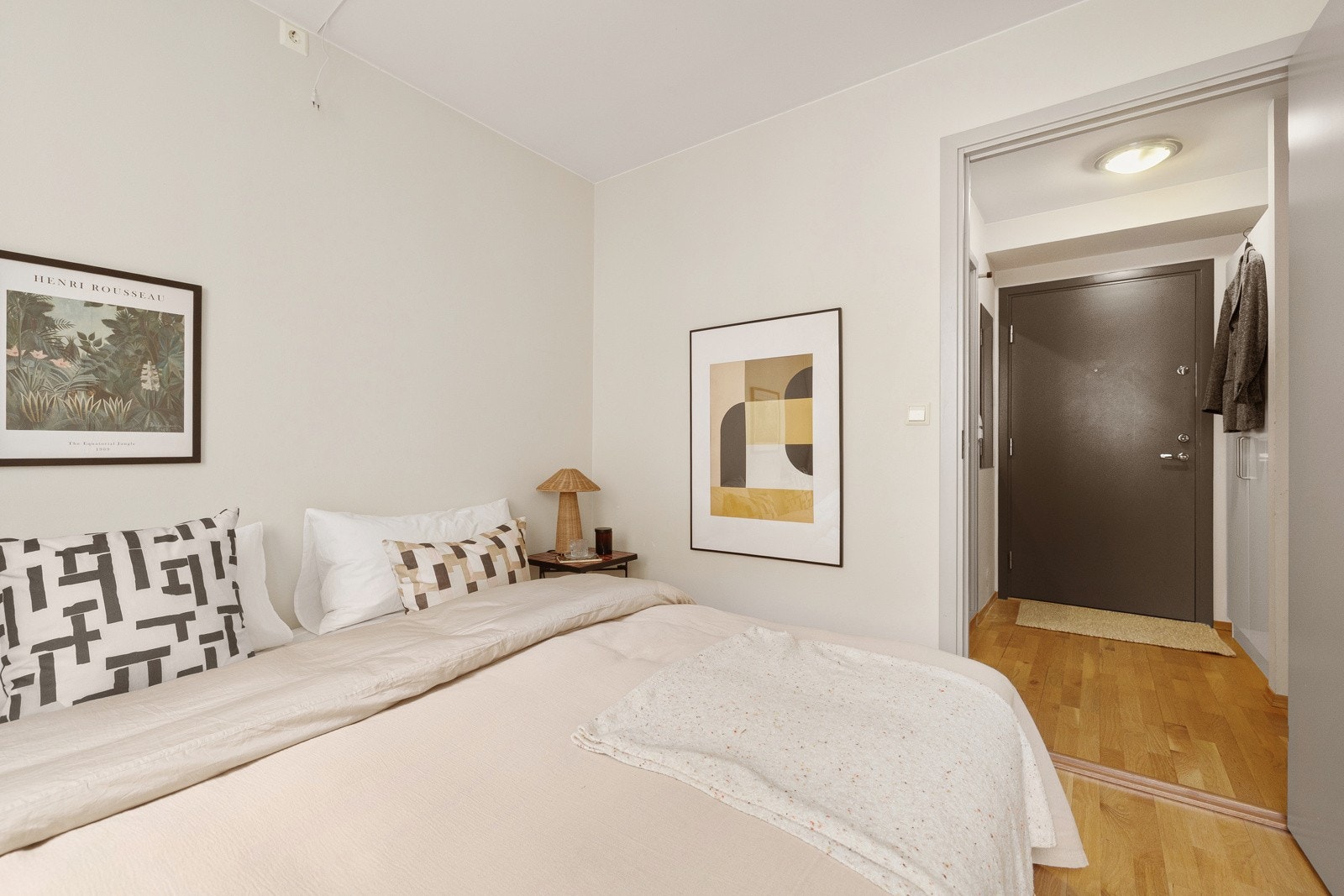 Ifølge balkongtegningene er det søkt om utgang til balkong fra dette rommet Galleribilde