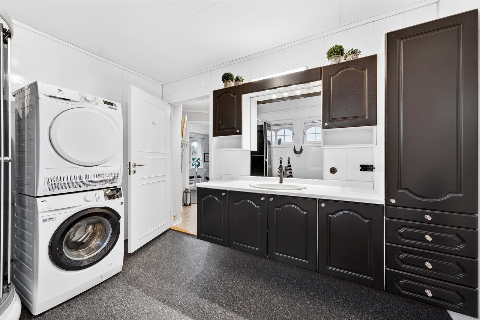 Bad/vaskerom hovedetasjen Galleribilde