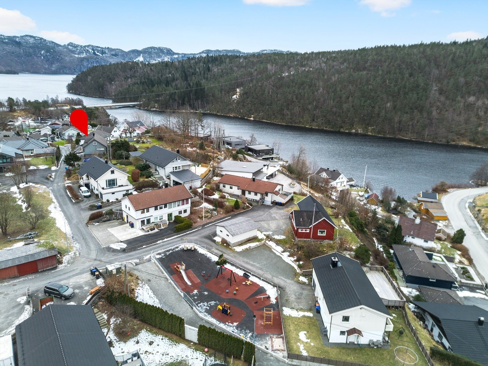 Like i nærheten finner du lekeplass. Galleribilde