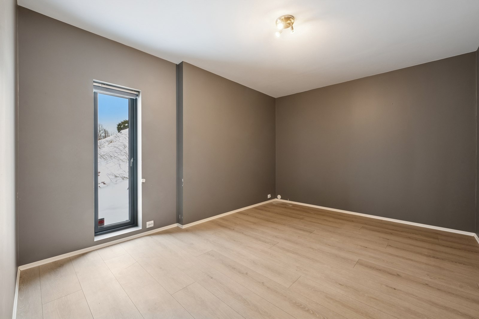 Et lyst rom som egner seg godt som barnerom, gjesterom eller kontor. Galleribilde