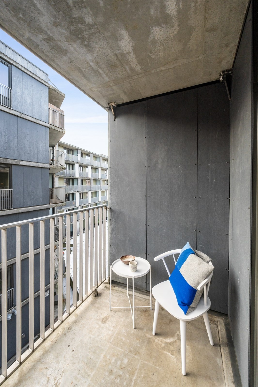 God plass til ulike utemøbler. Galleribilde