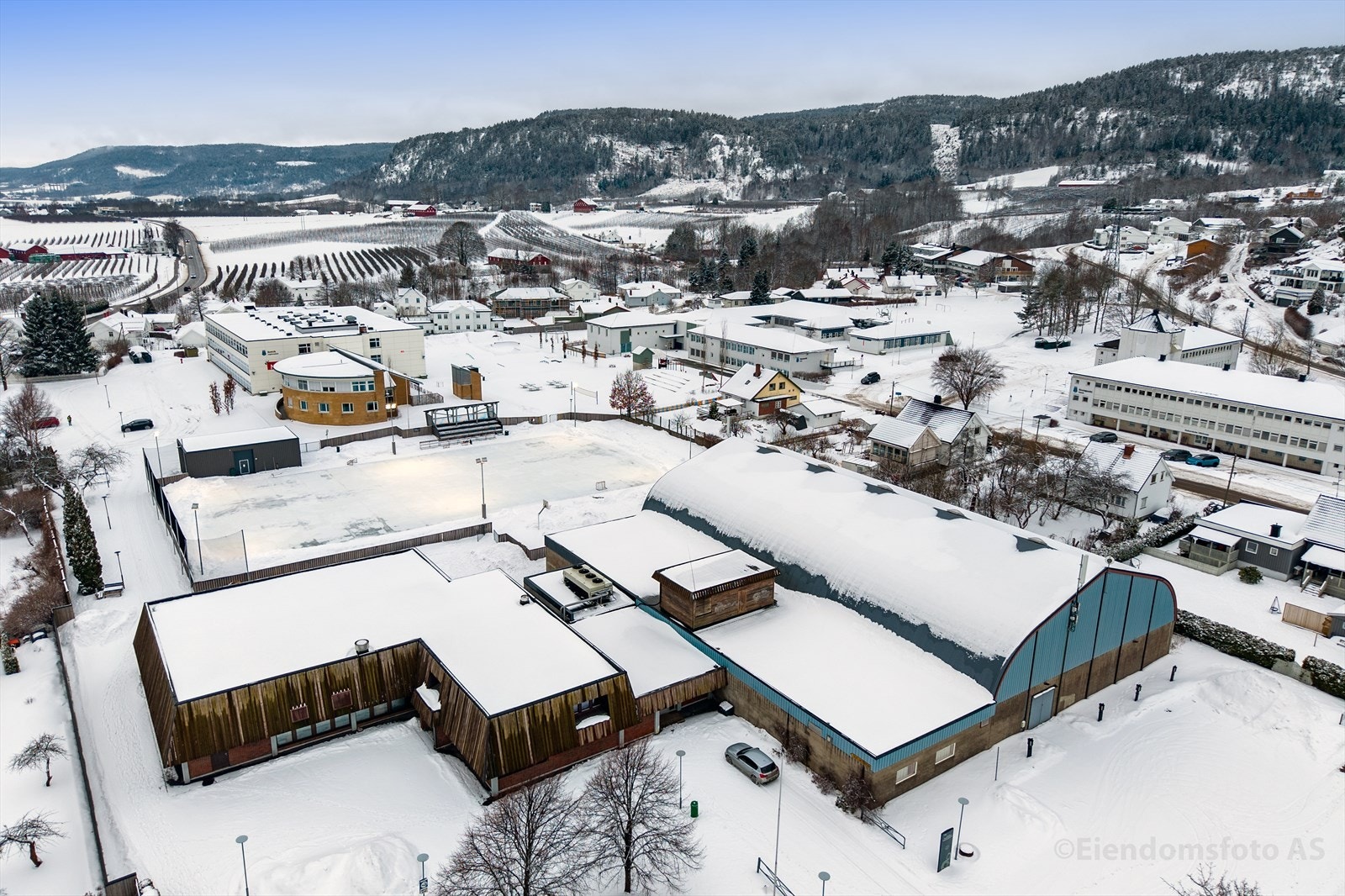 Nærhet til Strømmhallen og Samfunnshus Galleribilde