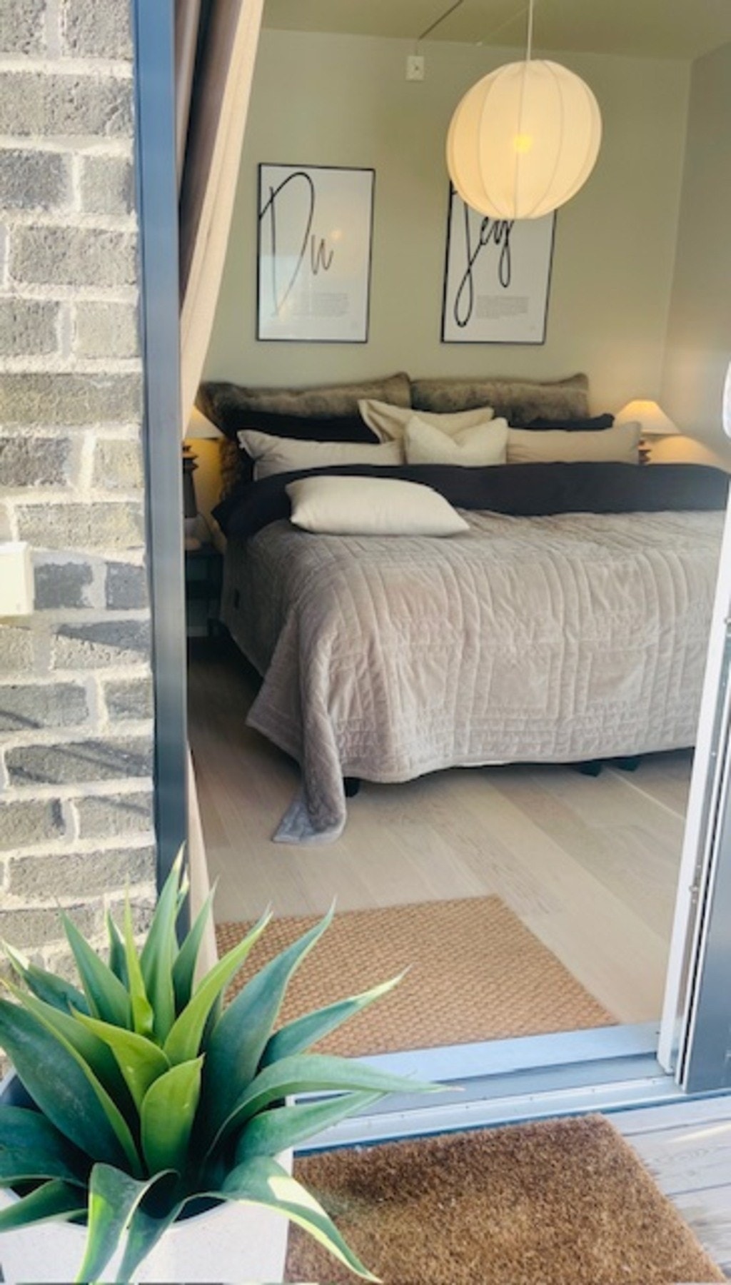 Inngang fra terrassen til hovedsoverommet. Galleribilde