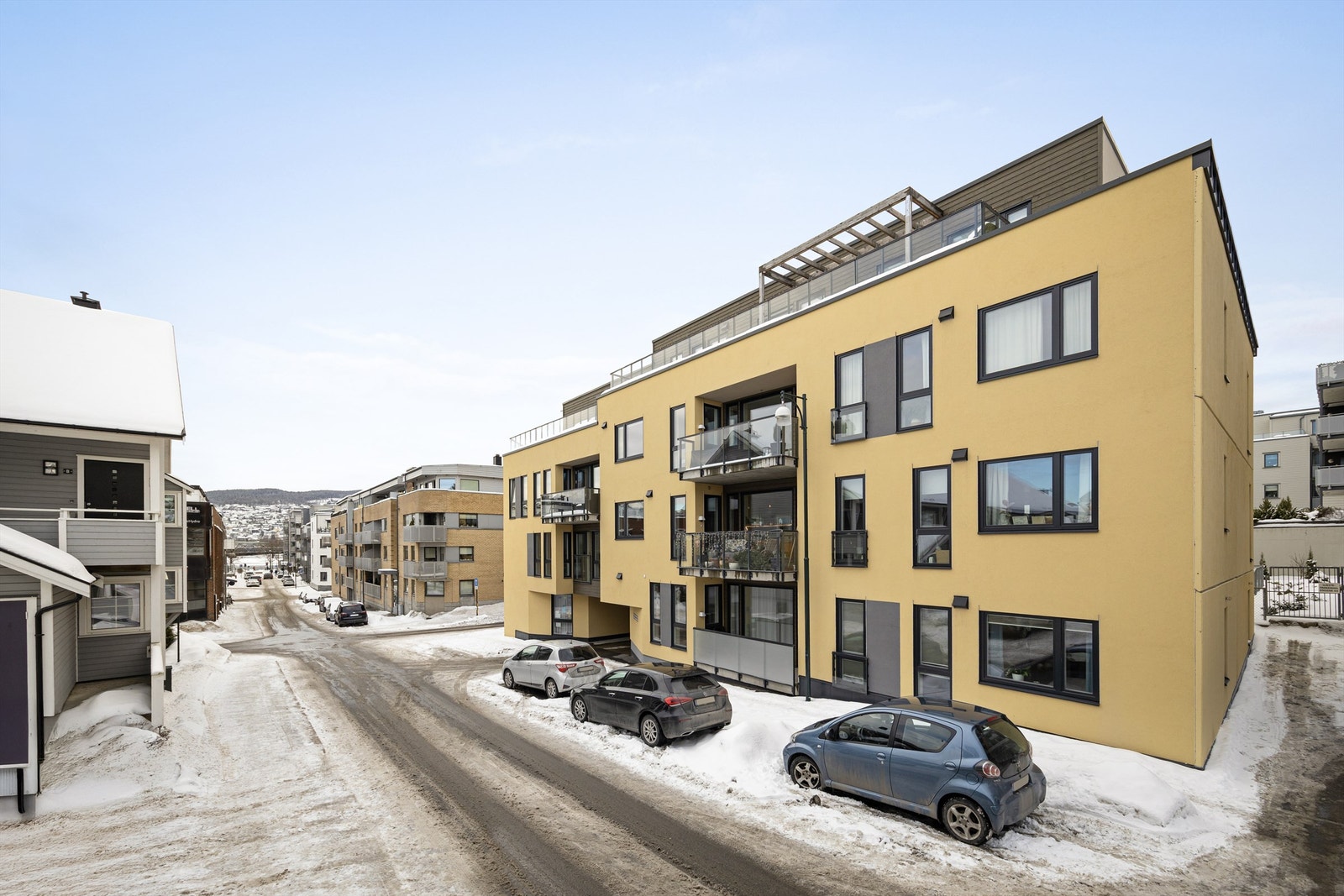 CC Drammen kjøpesenter ligger innen kort avstand fra leiligheten, i tillegg til Torget Vest og Magasinet i nærheten. Galleribilde