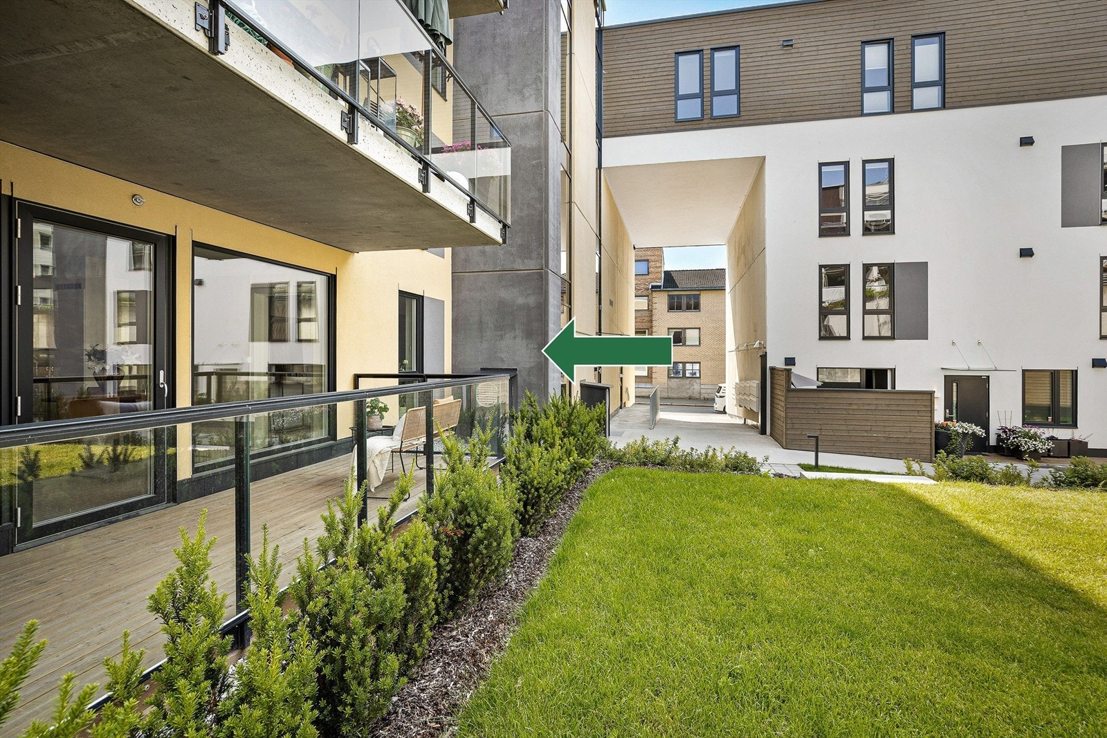 Terrasse - Sommerbilde fra tidligere annonse. Galleribilde