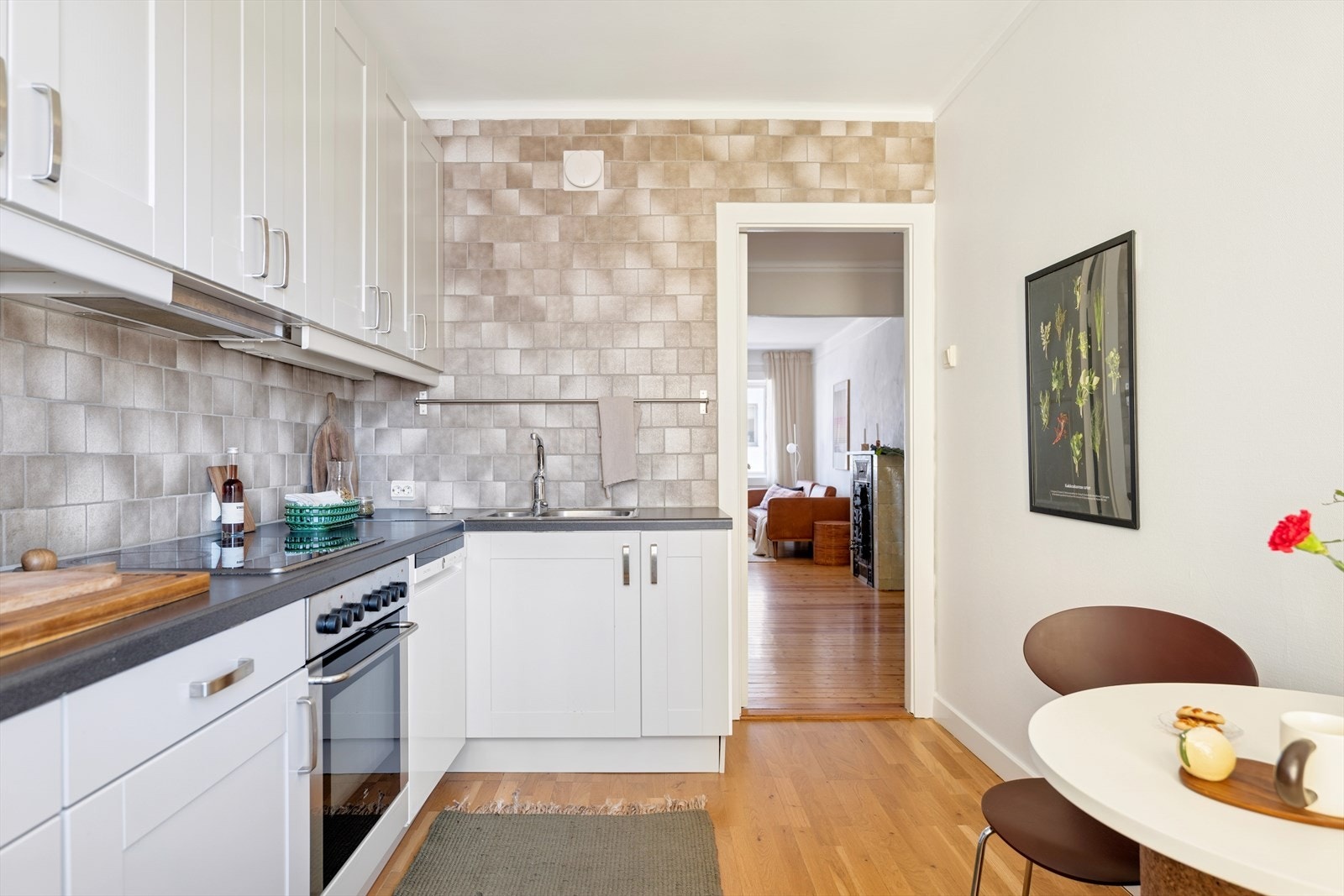 Alt av hvitevarer medfølger. Galleribilde