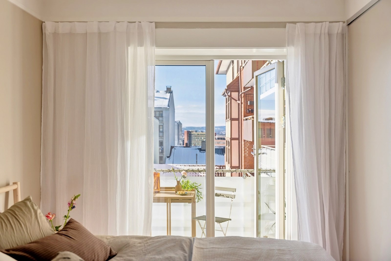 Fra soverommet finner vi veien ut til balkongen. Galleribilde