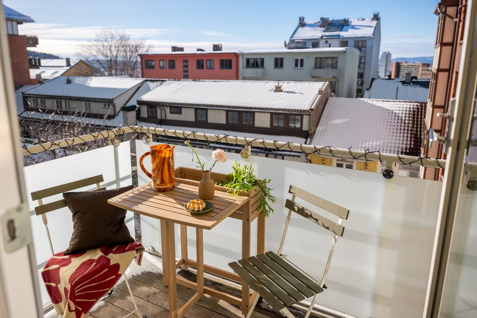 Det er lagt impregnert spaltegulv. Galleribilde