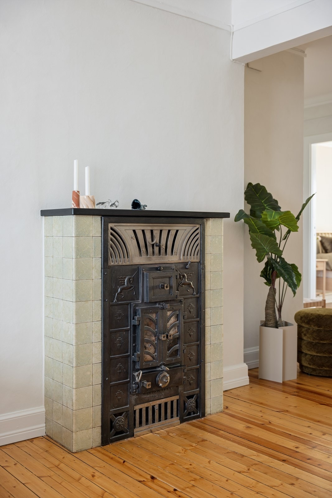 Den flotte vedovnen gir ekstra varme og hygge på kalde vinterdager. Galleribilde